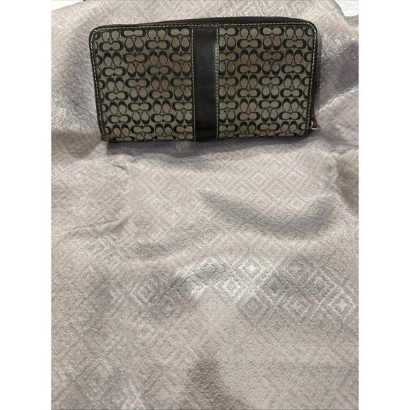 Coach Leather Wallet Black with C Logo Zip Around Multi Pocket In Black - Picture 8 of 11